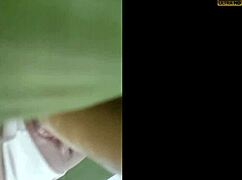 A vontade dessa putinha novinha era dar o cuzinho para uma rola de verdade