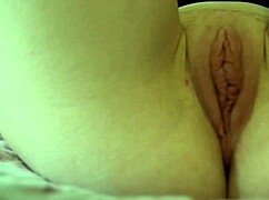 my girlfriend shows her pussy for a long time