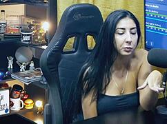 Ruan shows his cock to renatinha mello, she loves it, did they hook up?