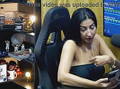 Ruan shows his cock to renatinha mello, she loves it, did they hook up?