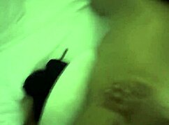 Vecina Viene Por Su Dosis De Leche