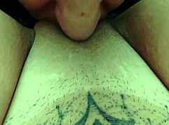 Raquel casada dando e gemendo muito no pau do comedor ela tava tão excitada que resolveu mostrar sua cara de puta safada