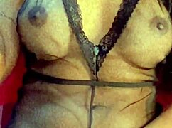 por um pau enorme dentro dela gooozeeeeei porraaaaaaa 9 x rosa vermelha