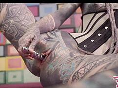 Anuskatzz in corset toys metal, gets ass fucked by big dick, squirts