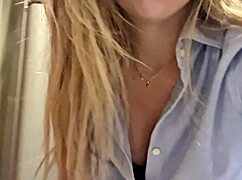 Hot Girl Cleans The Stove And Gets Turned On While Doing It