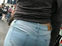 culona with tight jeans teasing