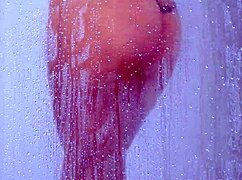 College Girl SHOWERS In Bikini