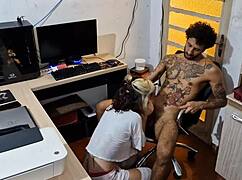 Estava Sem Sono E Dei Pro Meu Meio-Irmao Mais Velho