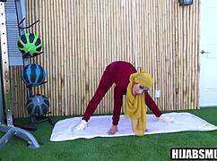 Muslim Housewife Cheats with Trainer