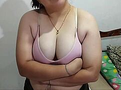 Me Pide Que Use Su Co�o Antes De Ba�arse Y Que Me Corra En Su Co�o