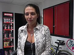 Aurora jeune coquine de 23ans avec de gros seins 😏