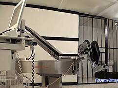 i lockd up petite asian alexa chang in floriduh, handcuffin her in latex gloves backstage. her pusy got spred n humilated wide