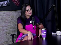 raphaela savanah's first anal was from behind, she loves cum, addicted to menage, even played siririca in uber on halloween.