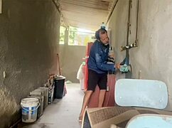 Bricklayer got excited seeing boss's wife in short clothes