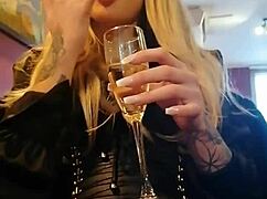 i was teasing myself in a london pub, getting off for free, you know?