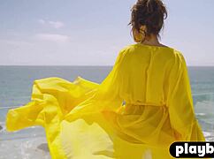 big tits milf poses naked 😍