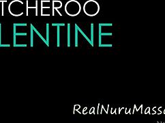 Oriental masseuse cummed during nuru massage