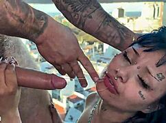 dominaci�n vaginal a joven tatuada por 2 enormes pollas