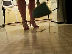 Giantess finds shrinky dink in kitchen - update 17 - 485
