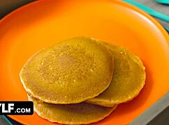 Piper surprises husband with wet pussy breakfast 😏