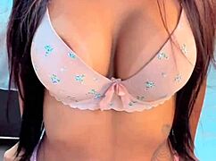 Rosa Vermelha cums hard at 19!