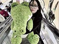 Ganhei um jacaré de pelúcia e dei pra agradecer ft qrozne