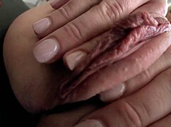 Amy Brooke Gets Deep Anal Prolapsing And Squirts