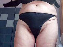 Oma fucks hairy pussy with cucumber