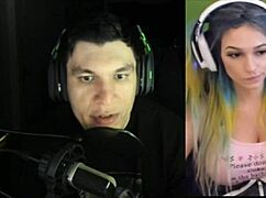 Joycgee and trainwrecks live webcam show