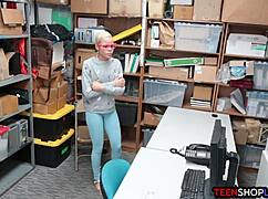 Black teen thief's camel toe busted by security!