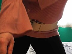 That big fat ass dancing seductively contrasts with my quick climax, can't hold back