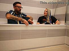 livie chats from the bath as frankie jax reveals her backstage secrets