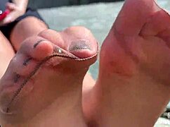 wanna worship goddess's nylon toes riverside?