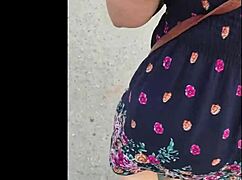 Hey, check out this venezolana hitting the streets