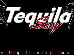 Sorteio do assinante traz vinho com leite da moça sexy no webcam