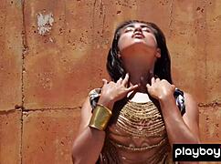 Muse Katherinne Sofia why pose nude outdoors so teasingly?