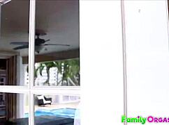 oh god i cant stop fuckin my young stepsis an lickin her wet pussy