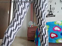 Shy Fitness Model's Big Ass Shakes in Tight Leggings Workout