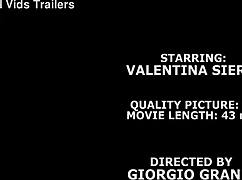 HOLLY LACE STEPMOM MISTAKES DILDO FOR BASEBALL BAT IN WILD SOLO