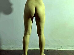 damn this fine amateur girl's fat ass shakes during home workout session