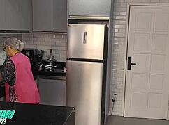 brazilian maid drops lunch duty to suck and swallow boss's monster cock cum