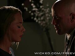 lex pounds supergirl's pussy in wicked cosplay uniform parody