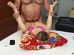 Novinha craves sex with experienced older man despite resistance