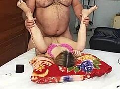 Novinha craves sex with experienced older man despite resistance