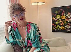 brunette housewife with glasses shares her story