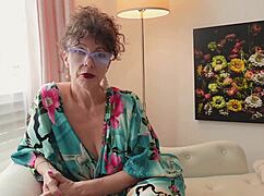 brunette housewife with glasses shares her story