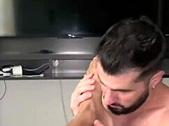 muscular brazilian bodybuilder slut chupando pau enorme no casting