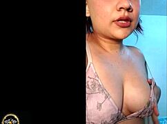 curvy beauty bares her naked voluptuous body