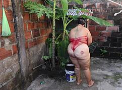 Mi Vecino Me Folla El Culo Duro Después De Lavar!