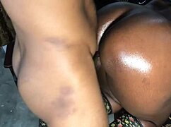 damn my wet creamy pussy creams all over this huge bbc 😜💦🍆